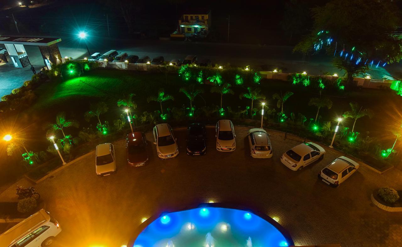 Hotel Atharva Ujjain Ngoại thất bức ảnh