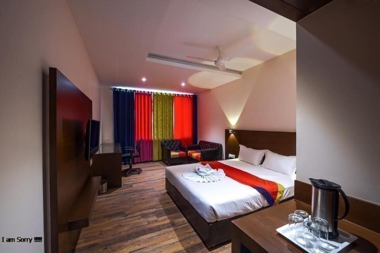 Hotel Atharva Ujjain Ngoại thất bức ảnh